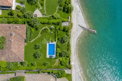 Villa in vendita, Via Alessandro Volta, Padenghe sul Garda