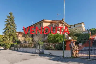 Villa Bifamiliare in vendita, Viale Gran Bretagna, Formello