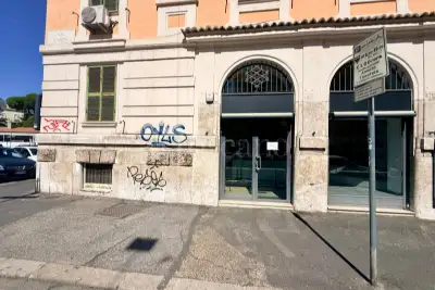 Attività Commerciale in affitto, Via Candia, Roma