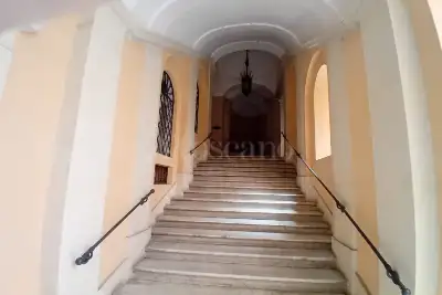 Casa in vendita, Piazza di SS Apostoli, Roma