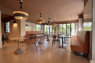 Albergo in vendita, Via Lazzarini, Sirmione