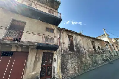 Palazzo in vendita, Via Trieste, Aci Castello