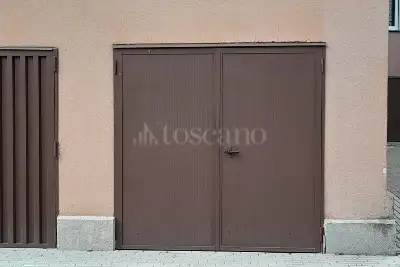 Box in vendita, Via Scalabrini, Como