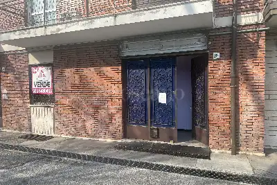 Negozio in vendita, Via Oberdan, Brescia