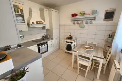 Villa in vendita, Via Luigi Cherubini, Roma