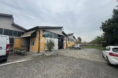 Capannone in vendita, Via Selvagreca , Lodi