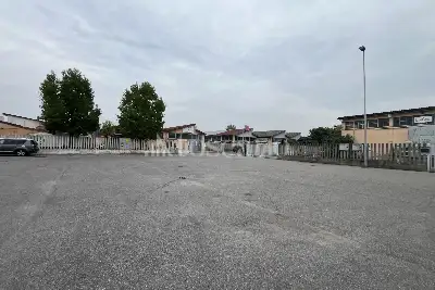 Capannone in vendita, Via Selvagreca , Lodi