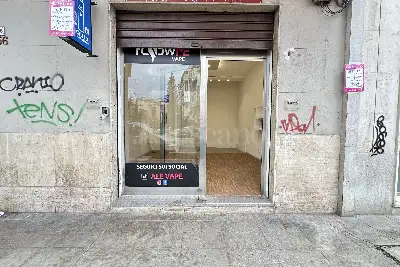Negozio in affitto, Via Malaspina, Palermo