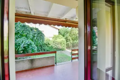 Villa Bifamiliare in vendita, Via Timavo, Como