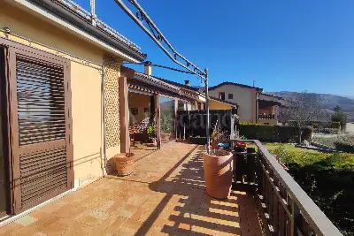 Villino a Schiera in vendita, Via Bazzanese, L'Aquila