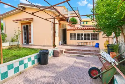 Casa Indipendente in vendita, Via dei Bruno, Roma