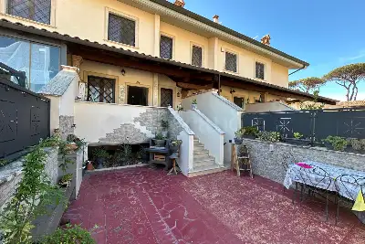 Villino a Schiera in vendita, Via Bedollo, Roma