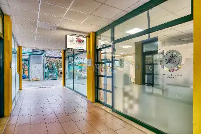 Negozio in vendita, Via Statale, Marchirolo