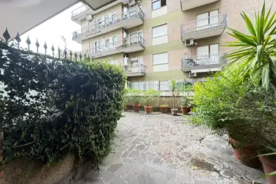 Casa in vendita, Via Jacopone da Todi, Roma
