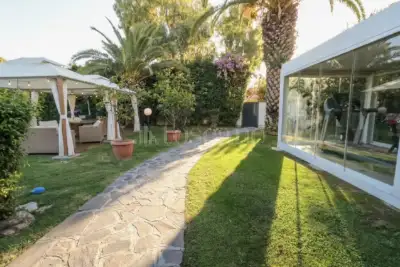Villa in vendita, Via Torcegno, Roma