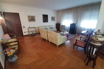 Casa in vendita, Via Alessandro Manzoni, Casteggio