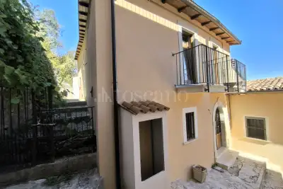Casa Indipendente in vendita, Via Centrale, L'Aquila