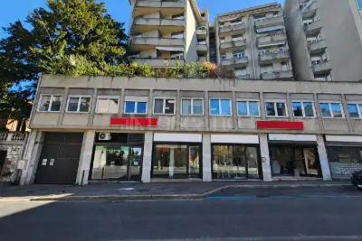 Negozio in vendita, Via Vittorio Vergani, Cantù