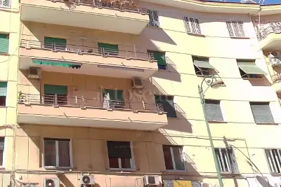 Box in vendita, Via Torquato Tasso, Napoli