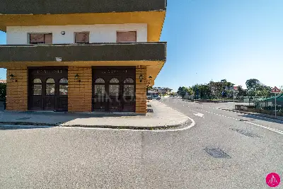 Negozio in vendita, Via Dante, Roveredo in Piano