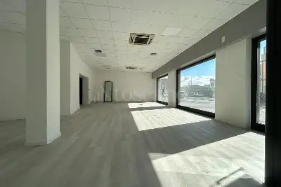 Negozio in vendita, Via Giuseppe Garibaldi, Villa Carcina