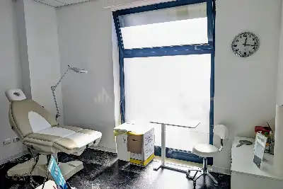 Negozio in vendita, Viale Hugo Pratt, Roma