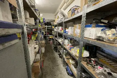 Capannone in vendita, Via dei Castelli Romani, Pomezia