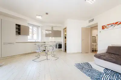 Casa in vendita, Via Carlo Farini, Milano