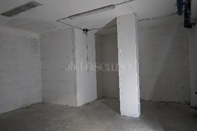 Magazzino in vendita, Via Raffaele Paparella, Roma