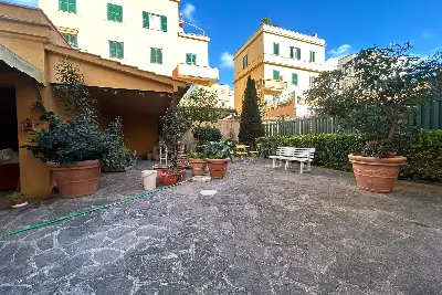 Casa in affitto, Viale della Pineta di Ostia, Roma
