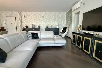 Villino a Schiera in vendita, Via Giuseppe de Finetti, Milano