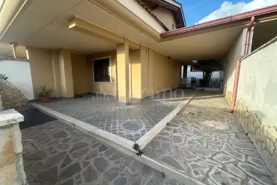 Villa Bifamiliare in vendita, via delle viole, Pomezia