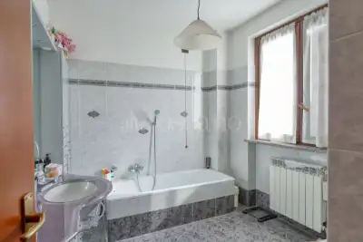 Villino a Schiera in vendita, Via Padova, Gallarate