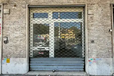 Store for rent, Via Tuscolana, Roma
