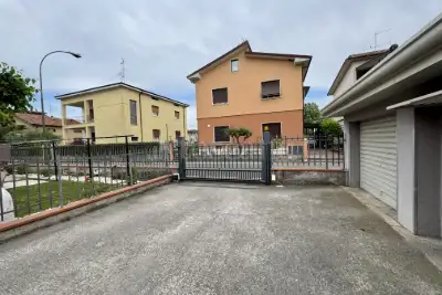 Casa in vendita, Via Giuseppe Mazzini, San Zeno Naviglio
