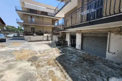 Magazzino in vendita, Piazza Marconi, Sant'Agata li Battiati