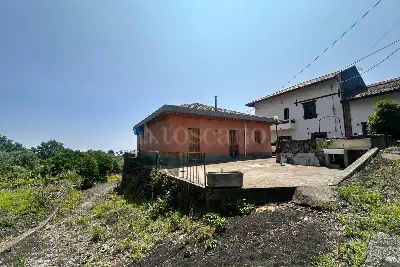 Casa Indipendente in vendita, Via Riggio, Zafferana Etnea