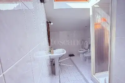 Villino a Schiera in vendita, Via Sem Benelli, Prato