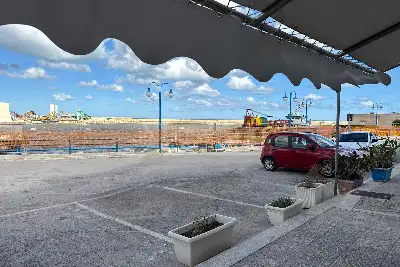 Negozio in affitto, via carlo I dangio, Ostuni