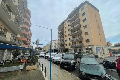 Negozio in vendita, Via Umberto Giordano, Palermo