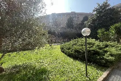 Box in vendita, Via Francesco Carlini, Milano