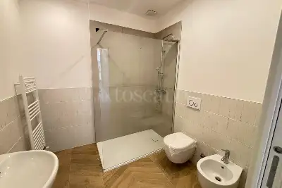 Casa in vendita, Via Galliera, Bologna