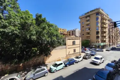 Palazzo in vendita, Via Domenico Costantino, Palermo