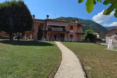 Villa in vendita, Via F. Petrarca, Sarezzo
