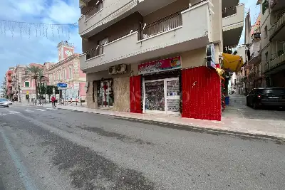 Negozio in vendita, Corso Nunzio Ricco, Margherita di Savoia