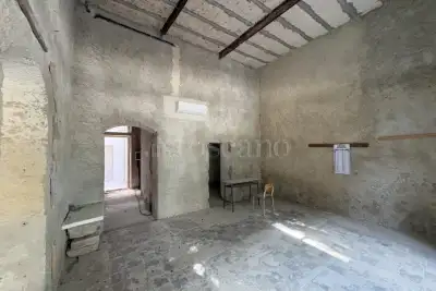 Palazzo in vendita, Via Caltanissetta, Siracusa