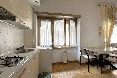 Casa in vendita, Via Caprese, Roma