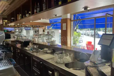 Negozio in vendita, Piazza Monte Falterona, Milano