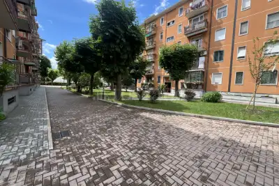 Casa in vendita, Via Lorenteggio, Milano