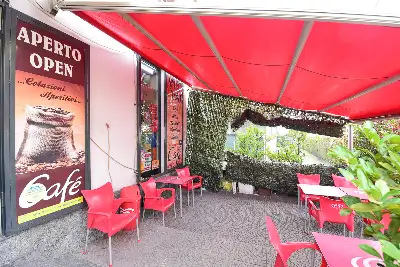 Negozio in vendita, Via Oltrecolle, Lipomo